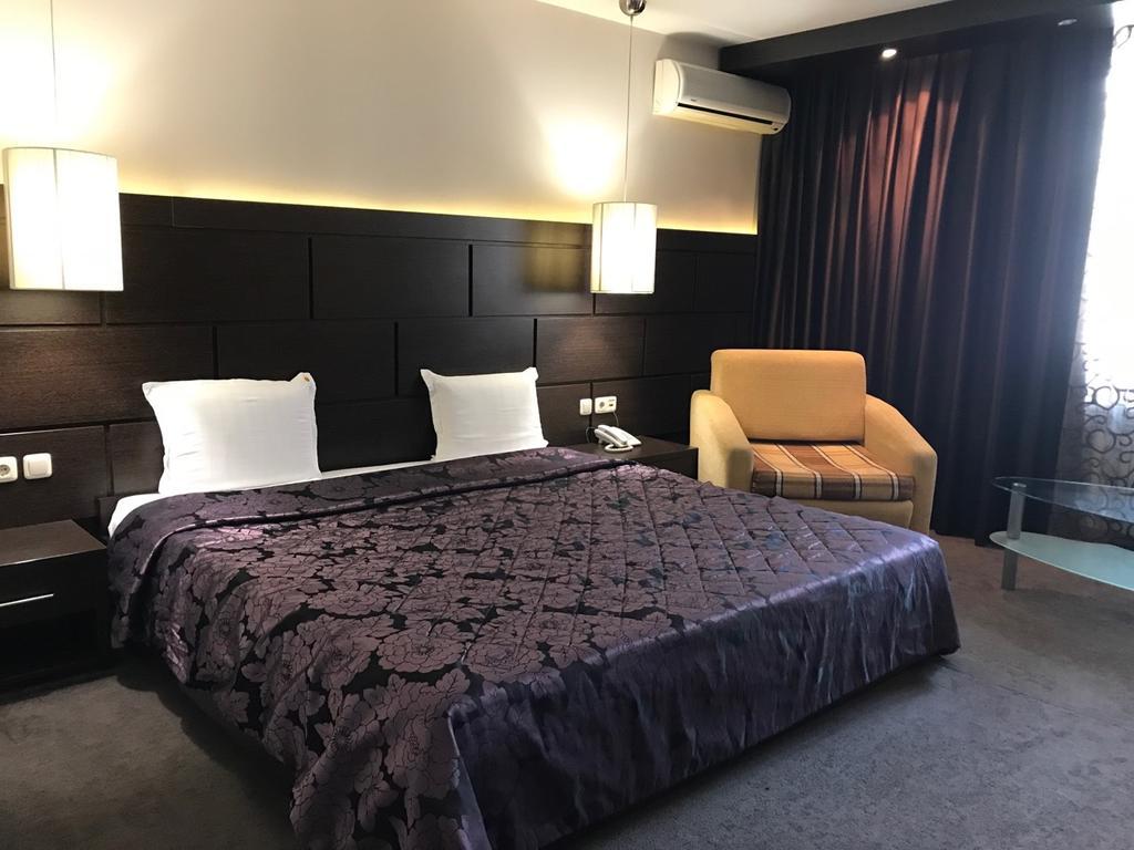 Hotel Kardinal Blagoevgrad Exteriör bild